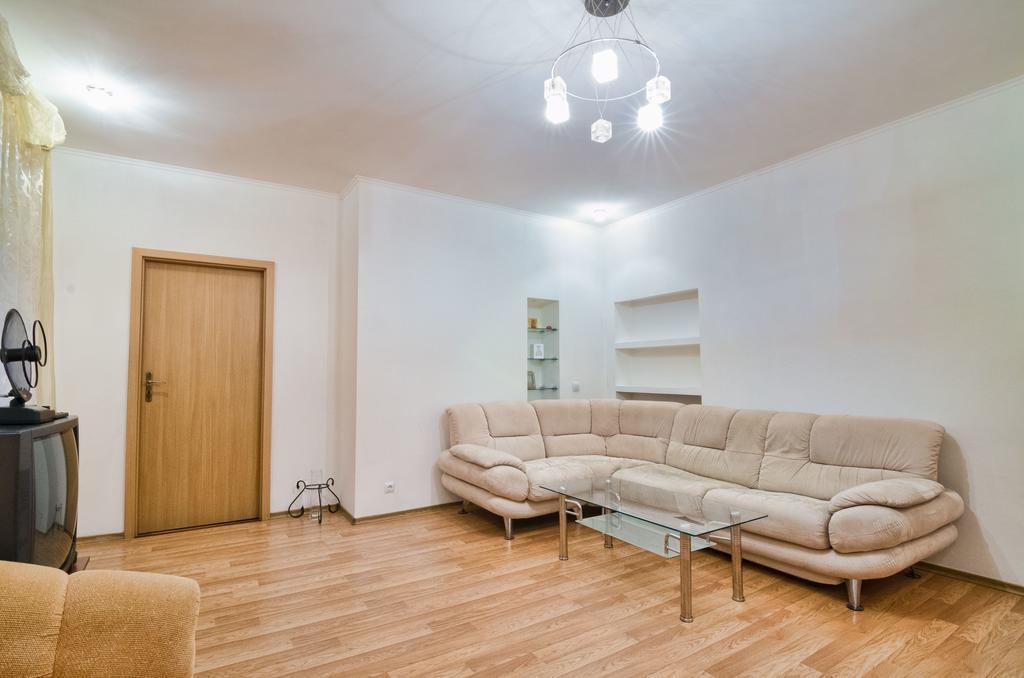 Apartamenty Lesi Ukrainky 17 利沃夫 客房 照片