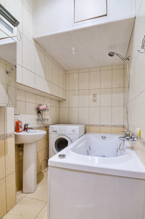 Apartamenty Lesi Ukrainky 17 利沃夫 外观 照片